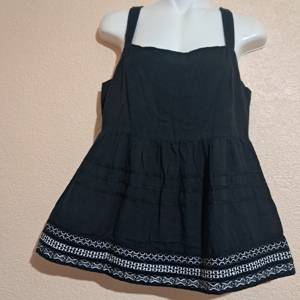 Anthropologie Amit aggarwa Black Sleeveless Top with White Embroidery Size XS